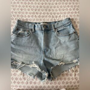 Abercrombie & Fitch - The High-Rise Cut Off Short - Curve Love